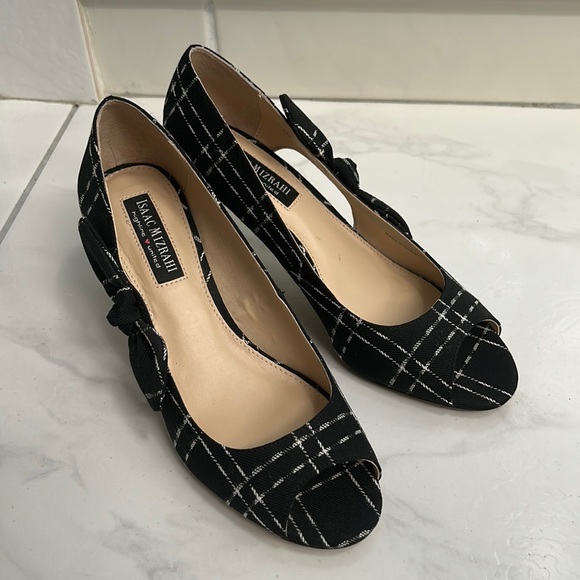 Peep toe heels, black & white, size 8 1/2 - Picture 3 of 11